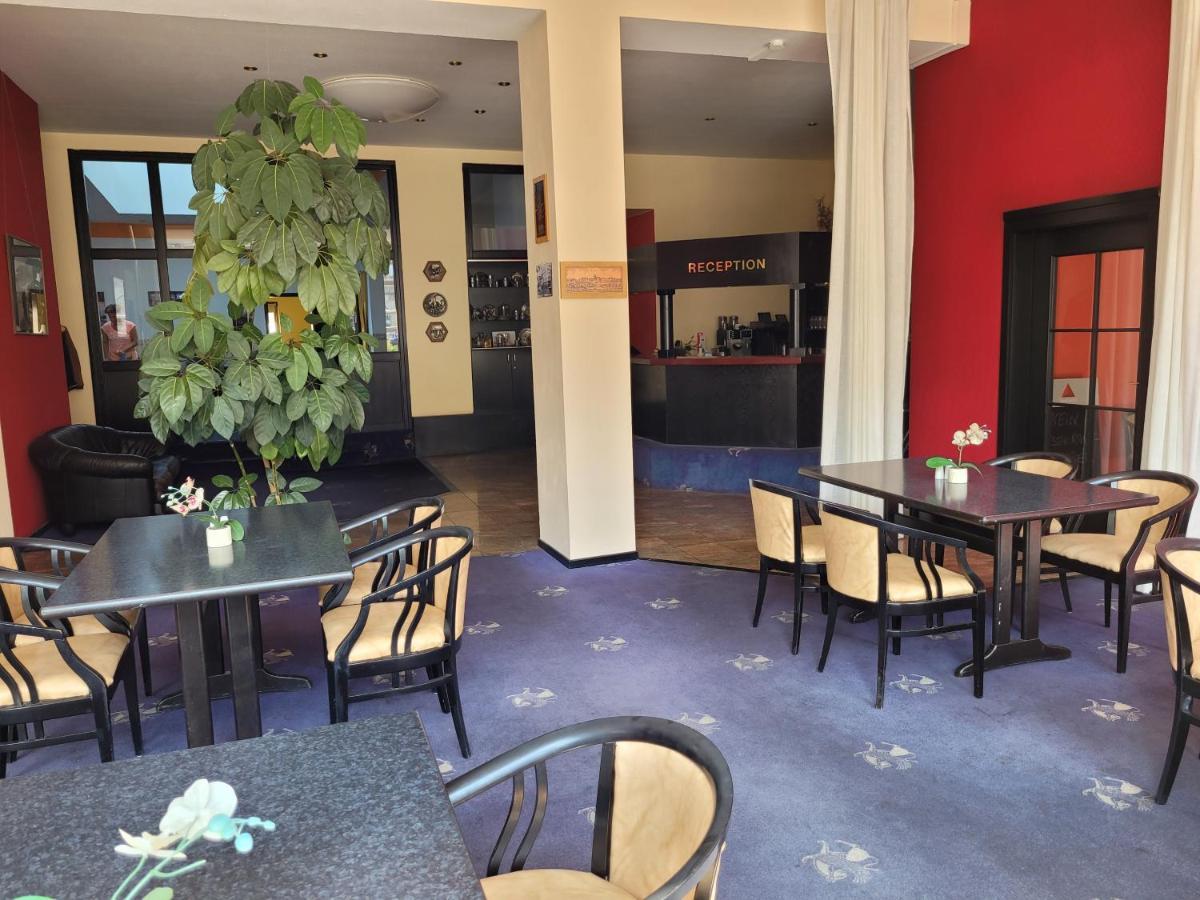 Hotel Schweizer Hof ハレ エクステリア 写真