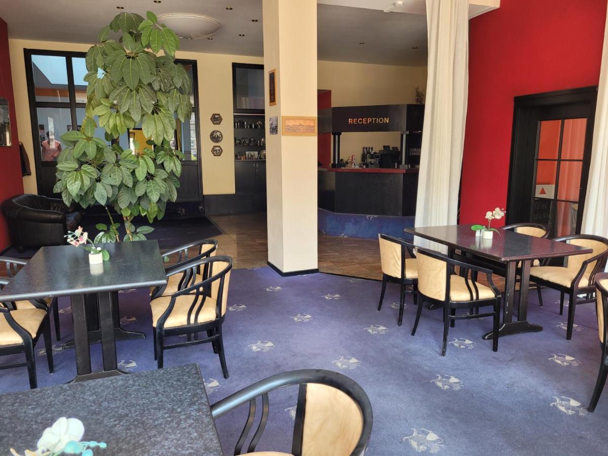 Hotel Schweizer Hof ハレ エクステリア 写真
